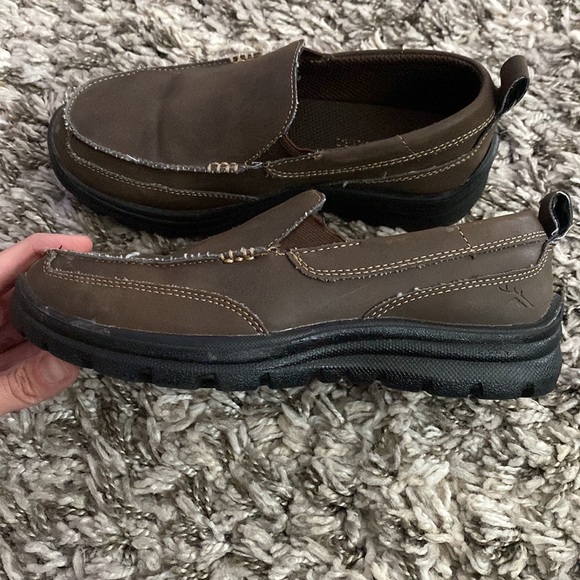 Boys size 2 dress shoes - Picture 3 of 9